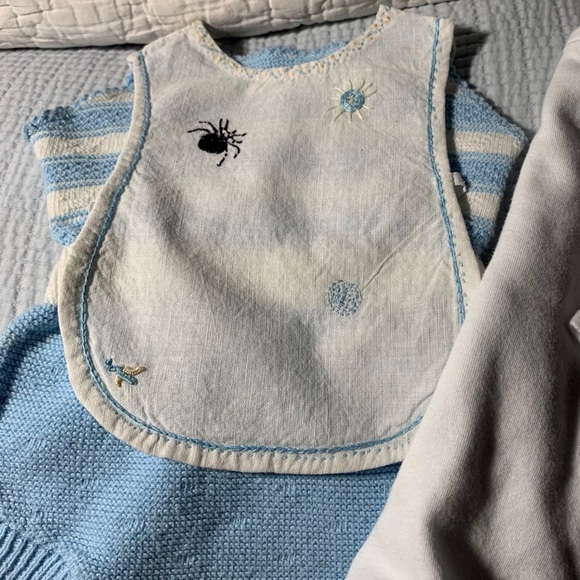Adorable vintage 3pc boy set- Romper, onesie, bib - Picture 5 of 5